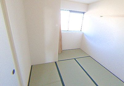 モアクレスト綾園の和室|畳の上でゆっくりとくつろげる和室です