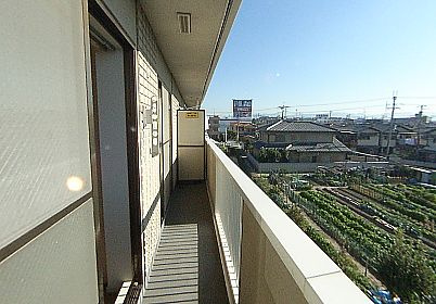 モアクレスト綾園のバルコニー|広々としたバルコニーです