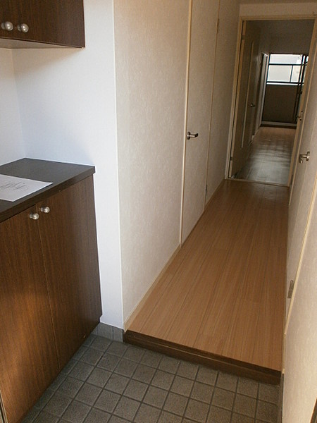 collection和泉府中の玄関|落ち着いた玄関です