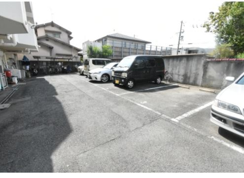 セントヒルの駐車場