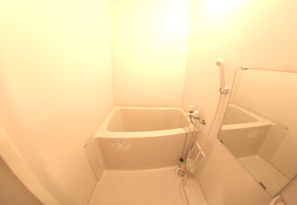 アイムパレス府中の浴室|ゆったり過ごせるお風呂です