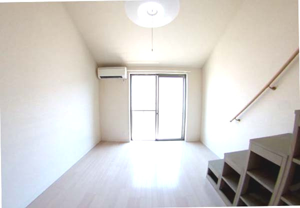 アイムパレス府中の居間・リビング|ゆったりとしたリビングです