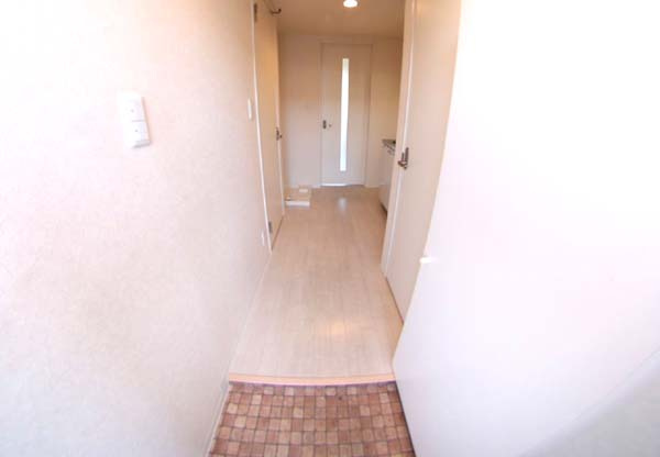 アイムパレス府中の玄関|ゆったりとした玄関です