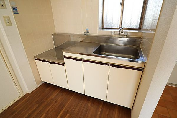伏屋PCハイツのキッチン|お料理しやすいキッチンです