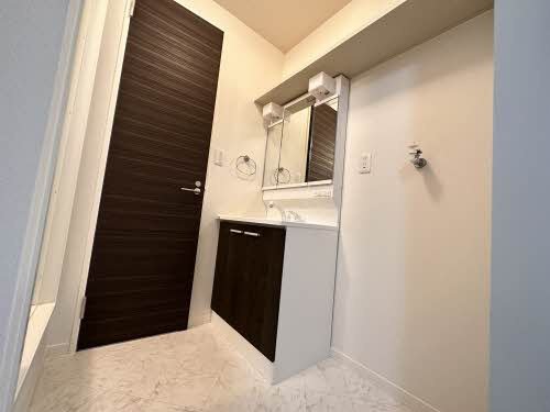 坂の久保ハイツE棟の独立洗面台