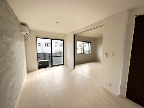 坂の久保ハイツE棟の居間・リビング