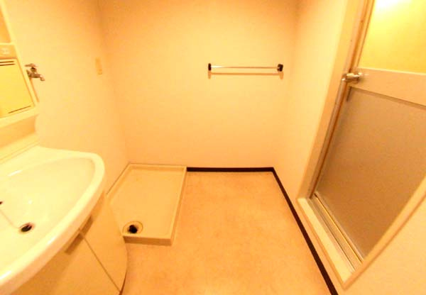 フローラル岸和田の洗面所|コンパクトで使いやすい洗面所