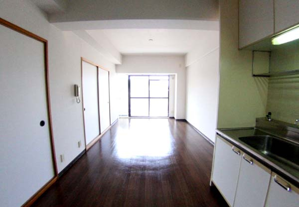 フローラル岸和田の居間・リビング|リビングです