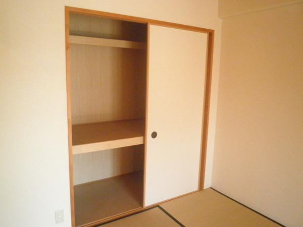 クレアール小松里の収納|こまごまとしたものを収納できそうですね