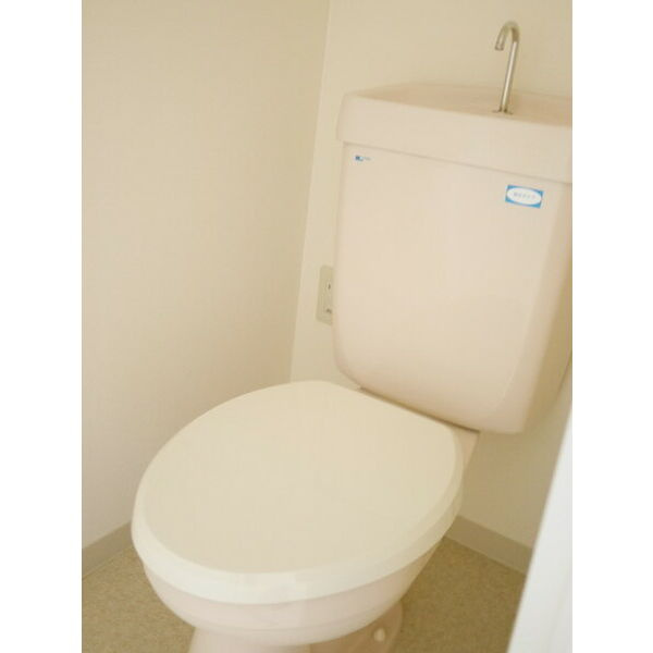 岸和田市上町のハイツのトイレ|コンパクトで使いやすいトイレです