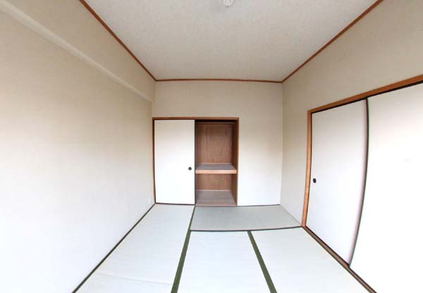 岸和田市上町のハイツの和室|和室ならではの温かな和の空間で寛ぎの時間を過ごせます