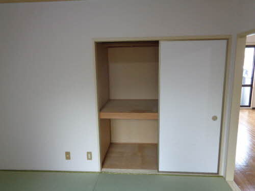 ガーデンタウン清水B棟の収納