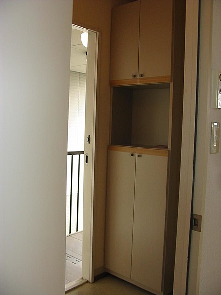 ガーデンタウン清水B棟の玄関|きれいな玄関です