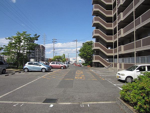 シャルマンフジエスト岸和田の駐車場|駐車場完備です