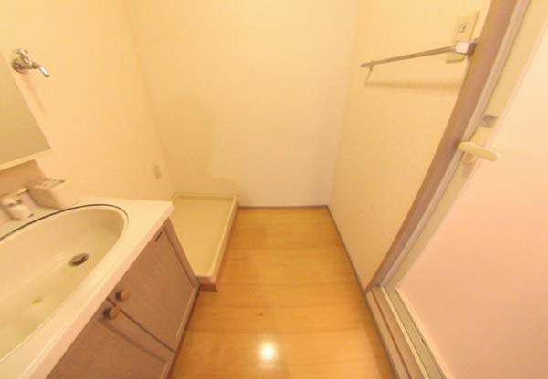 プリムローズ岸和田の洗面所|コンパクトで使いやすい洗面所