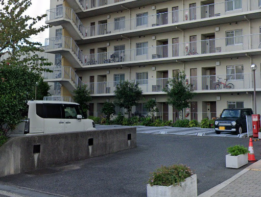 プリムローズ岸和田の駐車場|車をお持ちの方に嬉しい駐車場付きの物件です