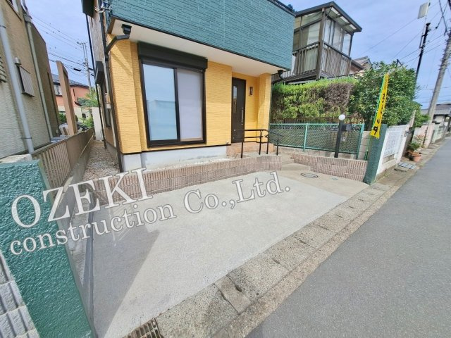 越谷市相模町中古戸建て　リフォーム完了済み♪の駐車場