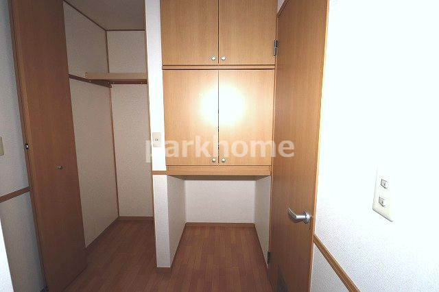 IVY COURTB棟の収納|専用の収納スペースです
※間取り反転の場合あり