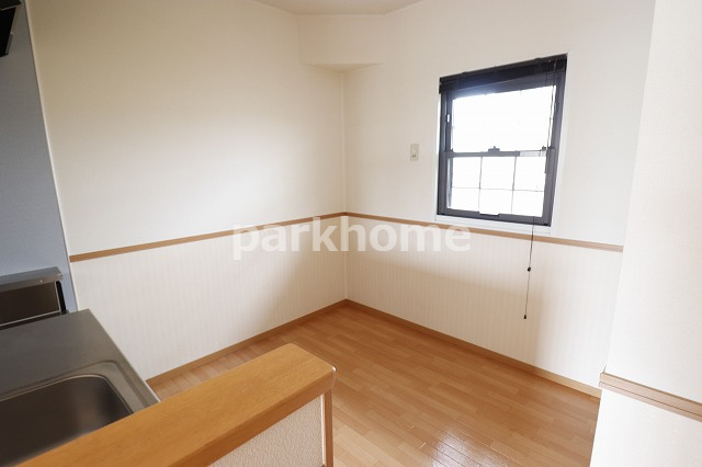 IVY COURTB棟のキッチン|きれいなキッチンです
※間取り反転の場合あり