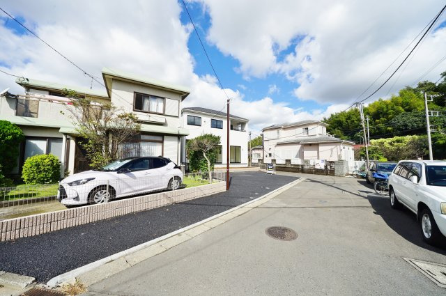【横浜市瀬谷区阿久和南３丁目3-20新築戸建て】★仲介手数料無料★（原小学校・原中学校）の前面道路含む現地写真