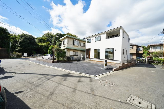 【横浜市瀬谷区阿久和南３丁目3-20新築戸建て】★仲介手数料無料★（原小学校・原中学校）の前面道路含む現地写真