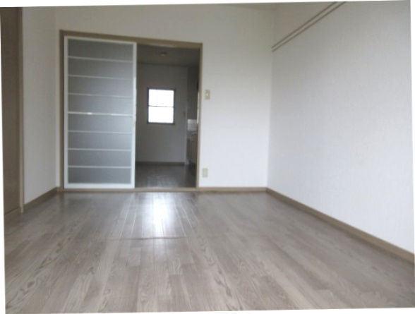 アムールKOHBEの洋室