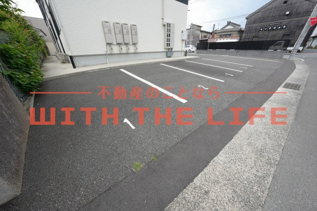 Mitte（ミッテ）【キャッシュバック対象】の駐車場|カースペースがあります