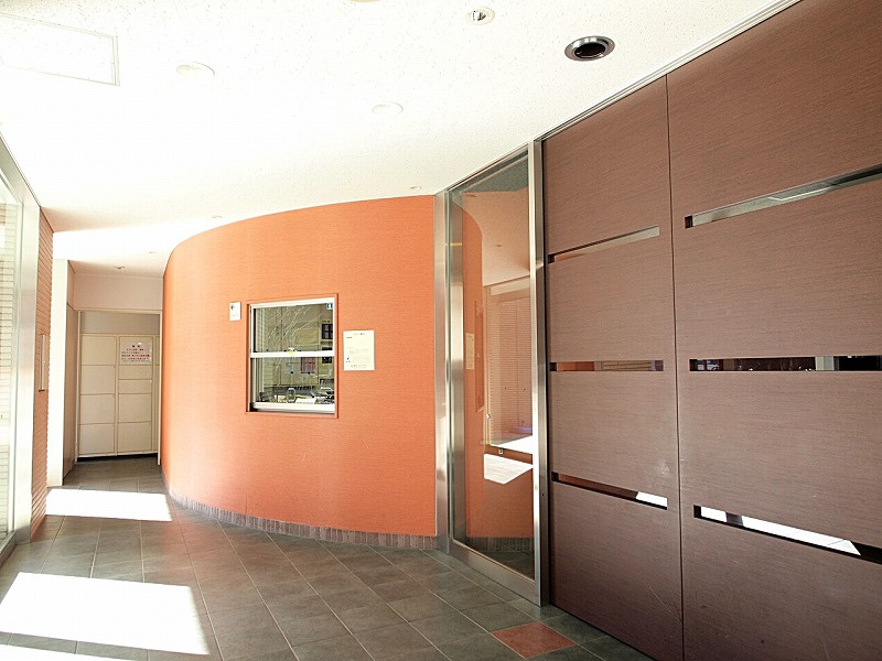 エルセレーノ上本町レジデンスのロビー