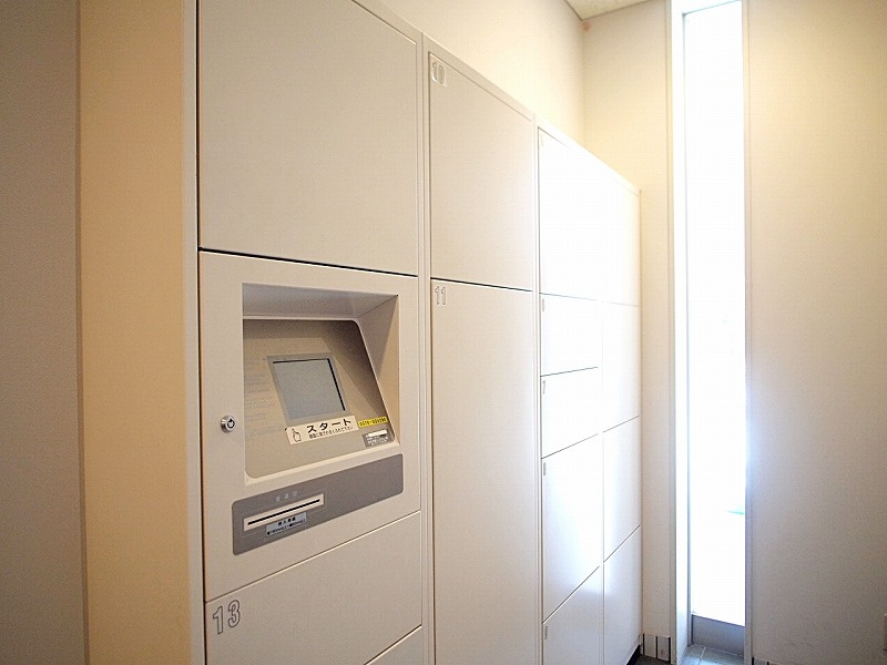 エルセレーノ上本町レジデンスのエントランス