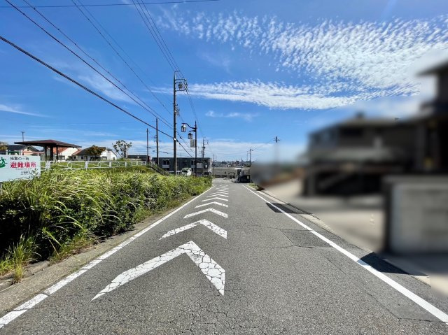 尾張旭市印場元町一丁目戸建の前面道路含む現地写真