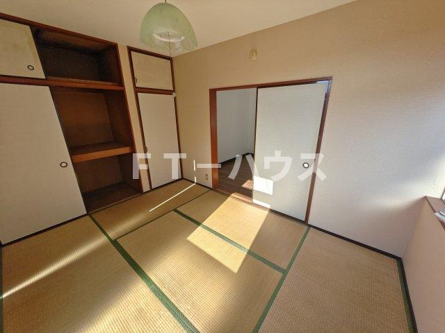 ハイツ秋山の和室