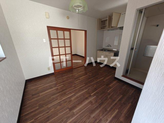 ハイツ秋山の居間・リビング