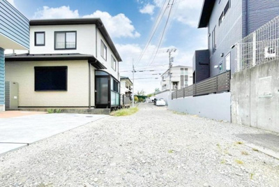 【前面道路含む現地写真】 | ◆アメリカンスタイリッシュなデザイン◆藤沢市羽鳥４丁目 | 家の良し悪しだけでなく周辺環境も重要なポイント。それは月日が経つ事で「近くにあるもの」から「家の財産」へとイメージが変わってくる事を身体が理解しているからだと思います。