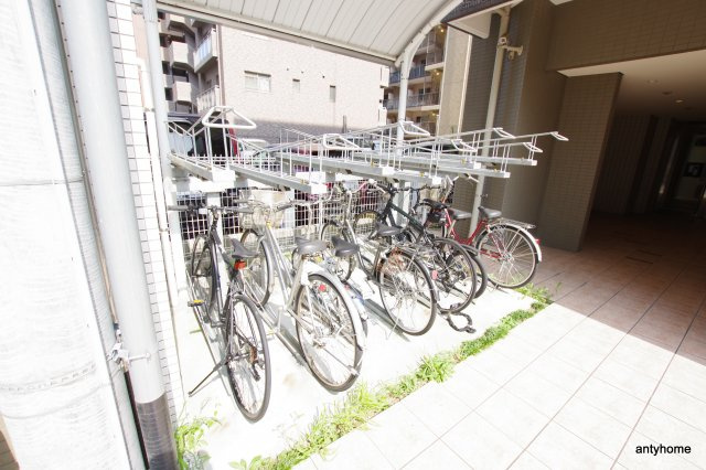ルヴェール新大阪　仲介手数料無料の駐車場