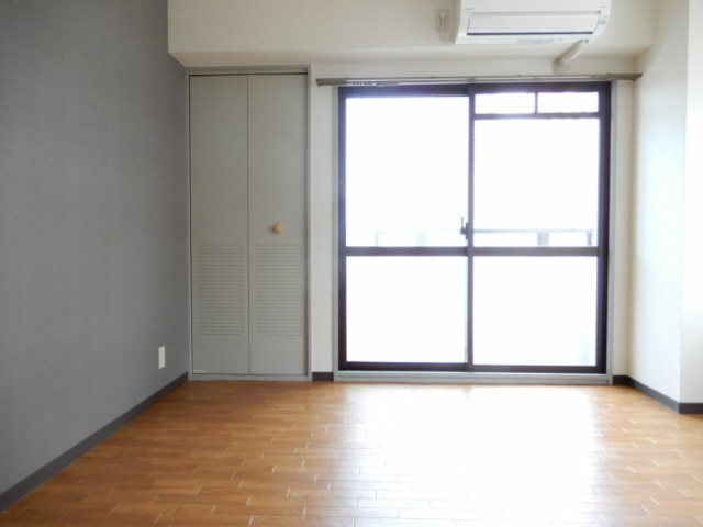 ヴェルビュ桜町の居間・リビング