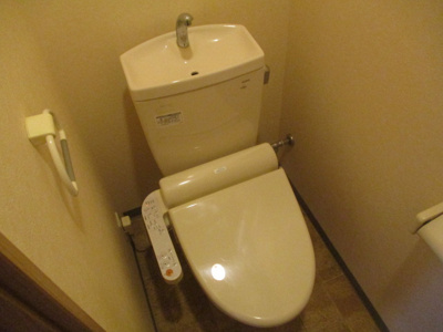 【トイレ】 | ウィン・ミサキ