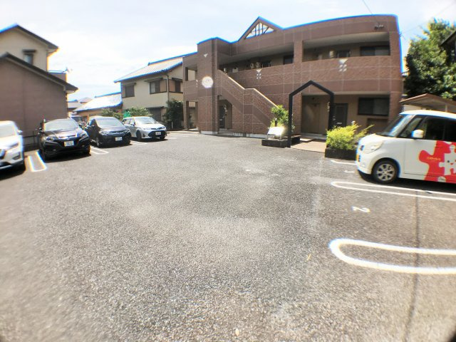ルミナスハイムの駐車場