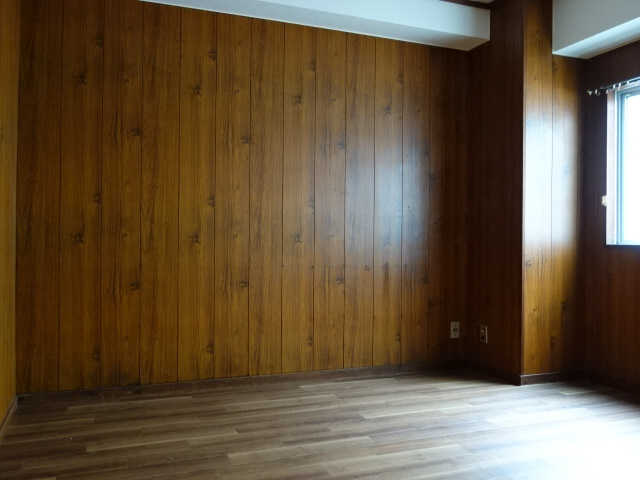 晴水ビルの寝室