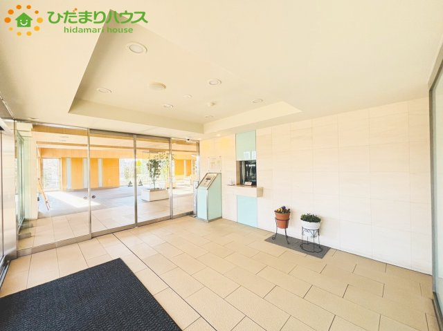 ゼファー北鴻巣オレンジステージのエントランス