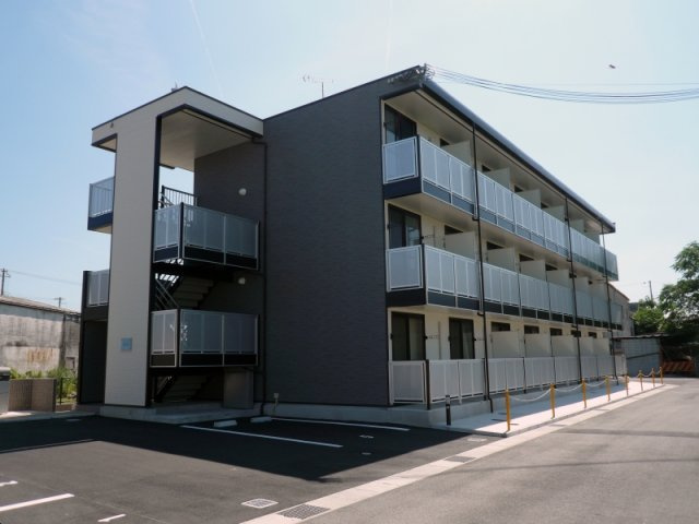 レオパレス阿保の外観