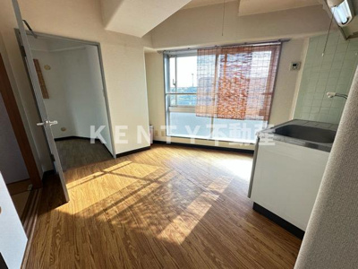 【内装】 | アクセスマスダ | 明るい室内です