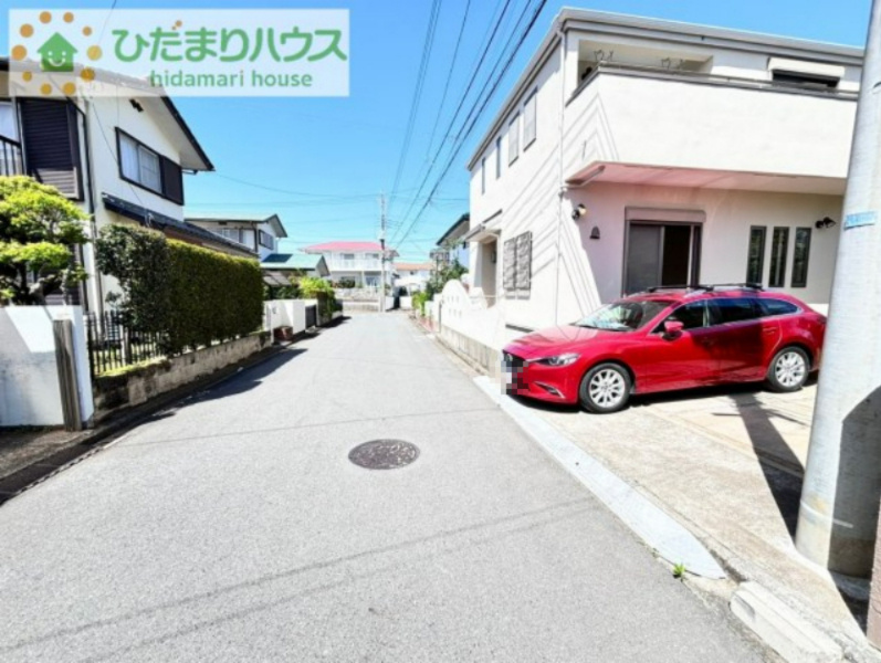 上尾市今泉　中古一戸建て　の前面道路含む現地写真