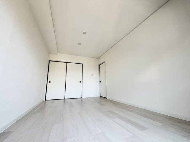 広くて明るい寝室☆