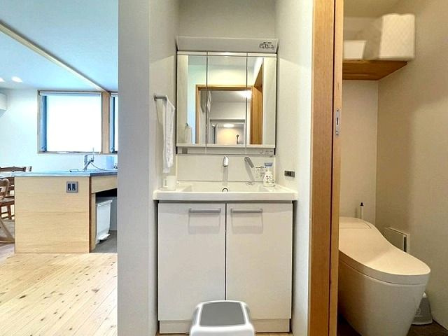 高知市春野町西分　中古戸建ての洗面所