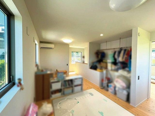 高知市春野町西分　中古戸建ての洋室