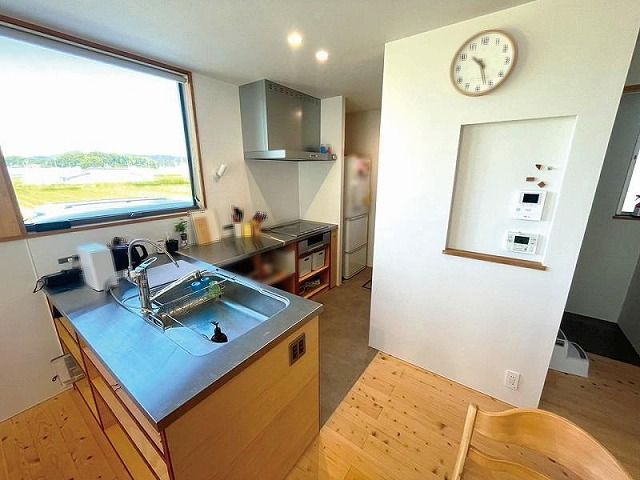 高知市春野町西分　中古戸建てのキッチン