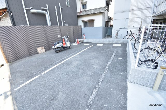 サンスリーハイツ菅原　仲介手数料無料の駐車場