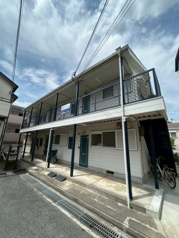 松岡ハイツの外観