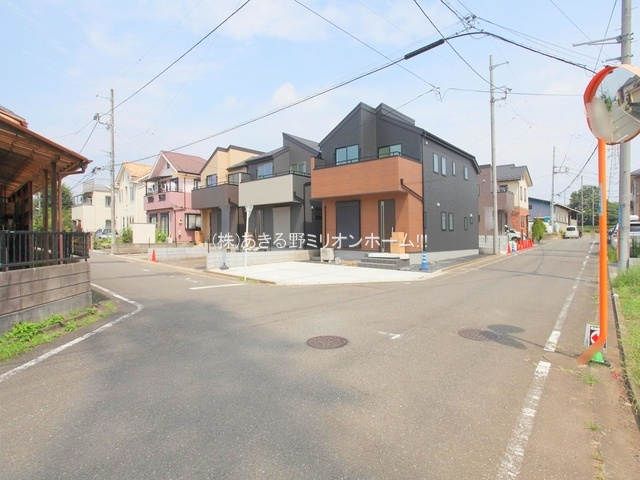 Livele Garden.S あきる野秋留　全5棟　1号棟の前面道路含む現地写真