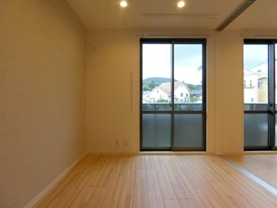 【洋室】 | リヴィエール